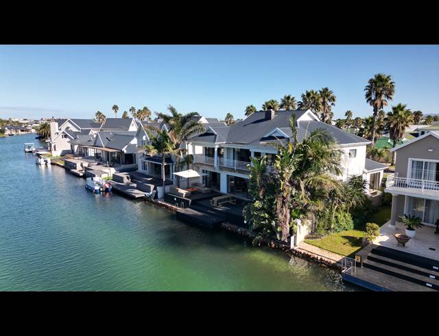 5 BEDROOM HOUSE FOR SALE IN MARINA MARTINIQUE